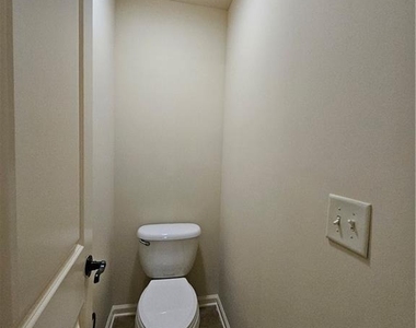 3155 Stonecrest Drive - Photo Thumbnail 16