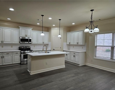 3155 Stonecrest Drive - Photo Thumbnail 7