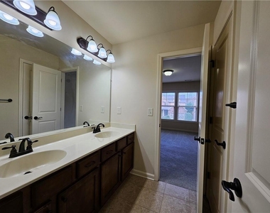 3155 Stonecrest Drive - Photo Thumbnail 19