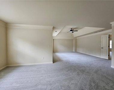3155 Stonecrest Drive - Photo Thumbnail 11
