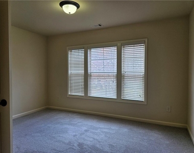 3155 Stonecrest Drive - Photo Thumbnail 22