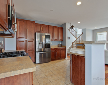 620 Geneva Court - Photo Thumbnail 11