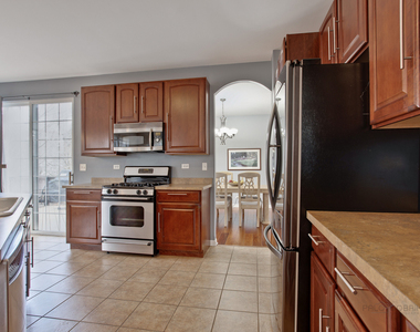620 Geneva Court - Photo Thumbnail 9