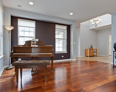 620 Geneva Court - Photo Thumbnail 2