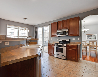 620 Geneva Court - Photo Thumbnail 8