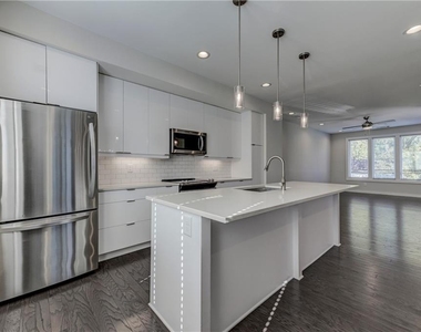 415 Gartrell Street Se - Photo Thumbnail 3
