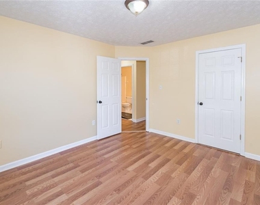 118 Jimmy Reynolds Drive - Photo Thumbnail 17