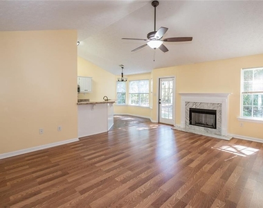 118 Jimmy Reynolds Drive - Photo Thumbnail 4