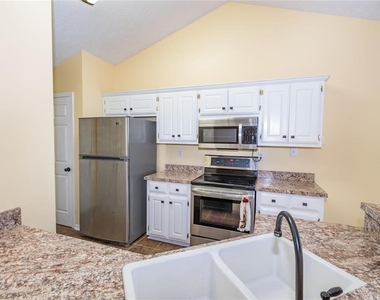 118 Jimmy Reynolds Drive - Photo Thumbnail 9