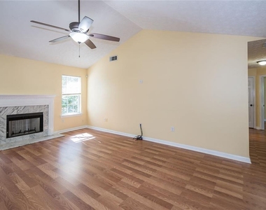 118 Jimmy Reynolds Drive - Photo Thumbnail 5