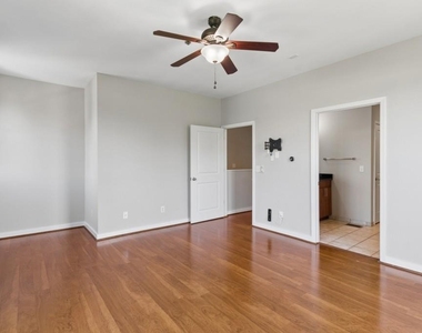 238 Walker Street - Photo Thumbnail 13
