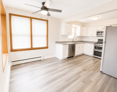5870 N Elston Avenue - Photo Thumbnail 3