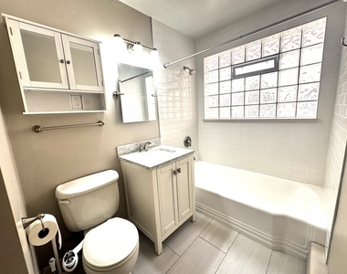 5870 N Elston Avenue - Photo Thumbnail 10