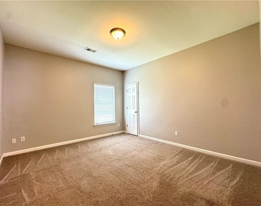4465 Ambassador Way - Photo Thumbnail 17