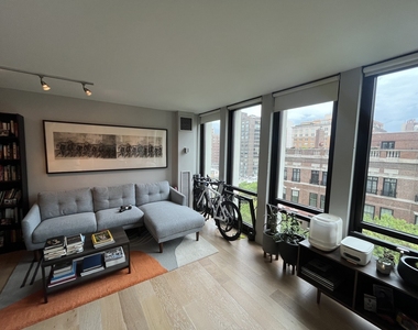1 E Scott Street - Photo Thumbnail 3
