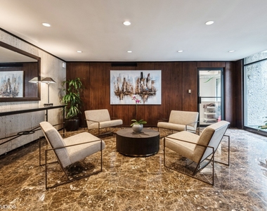 1 E Scott Street - Photo Thumbnail 1