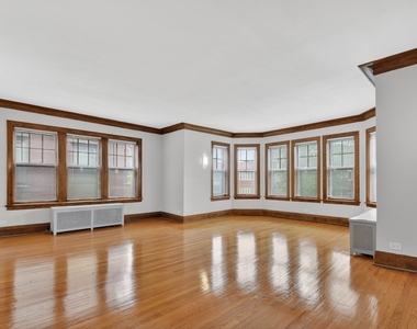 6815 S Crandon Avenue - Photo Thumbnail 8