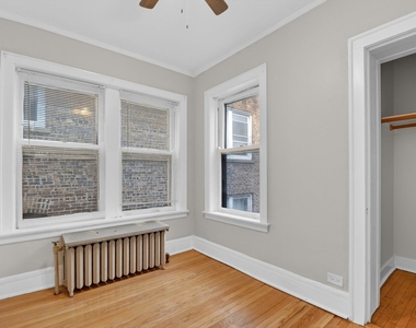 6815 S Crandon Avenue - Photo Thumbnail 19