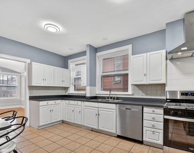 6815 S Crandon Avenue - Photo Thumbnail 10