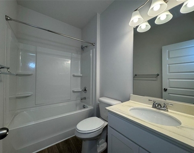 4 Bennett Way Se - Photo Thumbnail 6