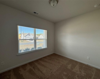 4 Bennett Way Se - Photo Thumbnail 7