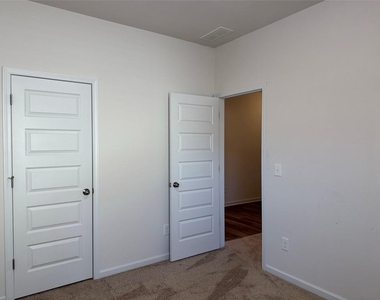 4 Bennett Way Se - Photo Thumbnail 5