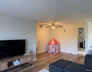 9439 Bay Colony Drive - Photo Thumbnail 2