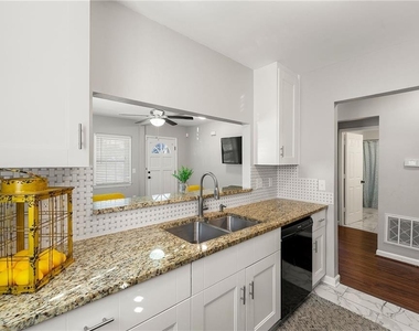 954 Fern Avenue Se - Photo Thumbnail 9