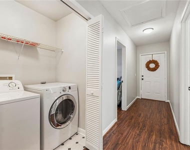 954 Fern Avenue Se - Photo Thumbnail 10
