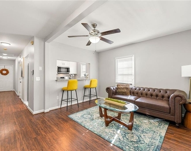 954 Fern Avenue Se - Photo Thumbnail 4