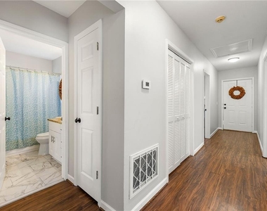 954 Fern Avenue Se - Photo Thumbnail 5