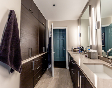 720 N Larrabee Street - Photo Thumbnail 14
