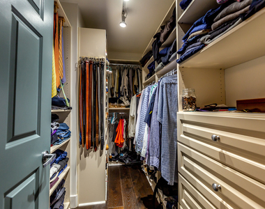 720 N Larrabee Street - Photo Thumbnail 12
