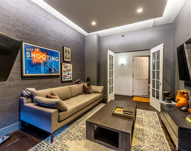 720 N Larrabee Street - Photo Thumbnail 20