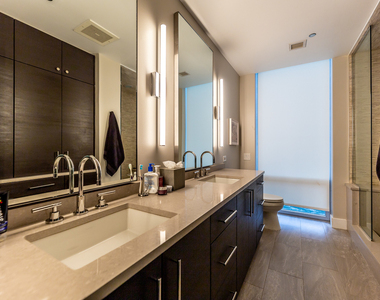 720 N Larrabee Street - Photo Thumbnail 13