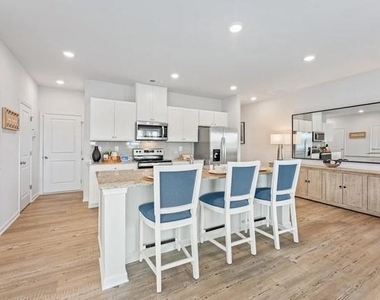 37 Founders Drive - Photo Thumbnail 2