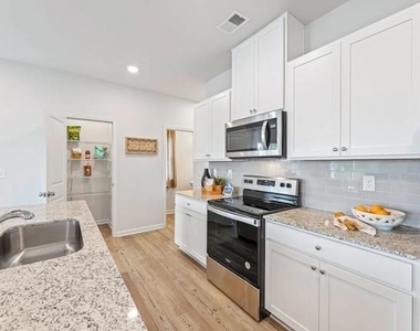 37 Founders Drive - Photo Thumbnail 5