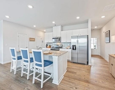 37 Founders Drive - Photo Thumbnail 8