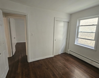 4933 Louise Street - Photo Thumbnail 14