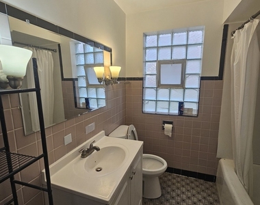 4933 Louise Street - Photo Thumbnail 9