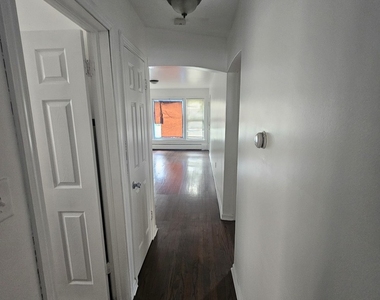 4933 Louise Street - Photo Thumbnail 4