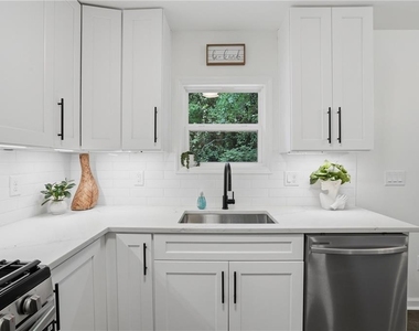 3270 Belfort Road Se - Photo Thumbnail 15