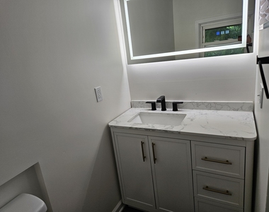 16 Riverview Street - Photo Thumbnail 8