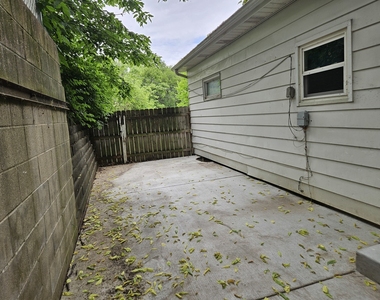 16 Riverview Street - Photo Thumbnail 10