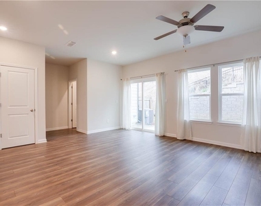 116 Cedar Lane - Photo Thumbnail 7