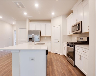 116 Cedar Lane - Photo Thumbnail 5
