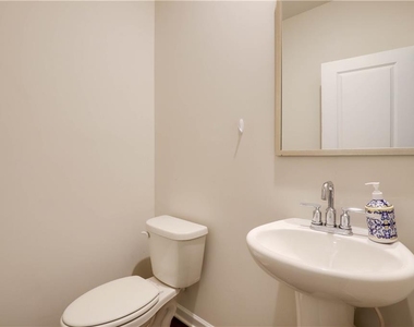 116 Cedar Lane - Photo Thumbnail 9