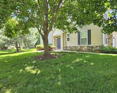 749 Dillon Court - Photo Thumbnail 3