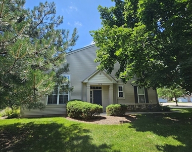 749 Dillon Court - Photo Thumbnail 4
