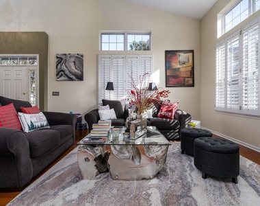 749 Dillon Court - Photo Thumbnail 5